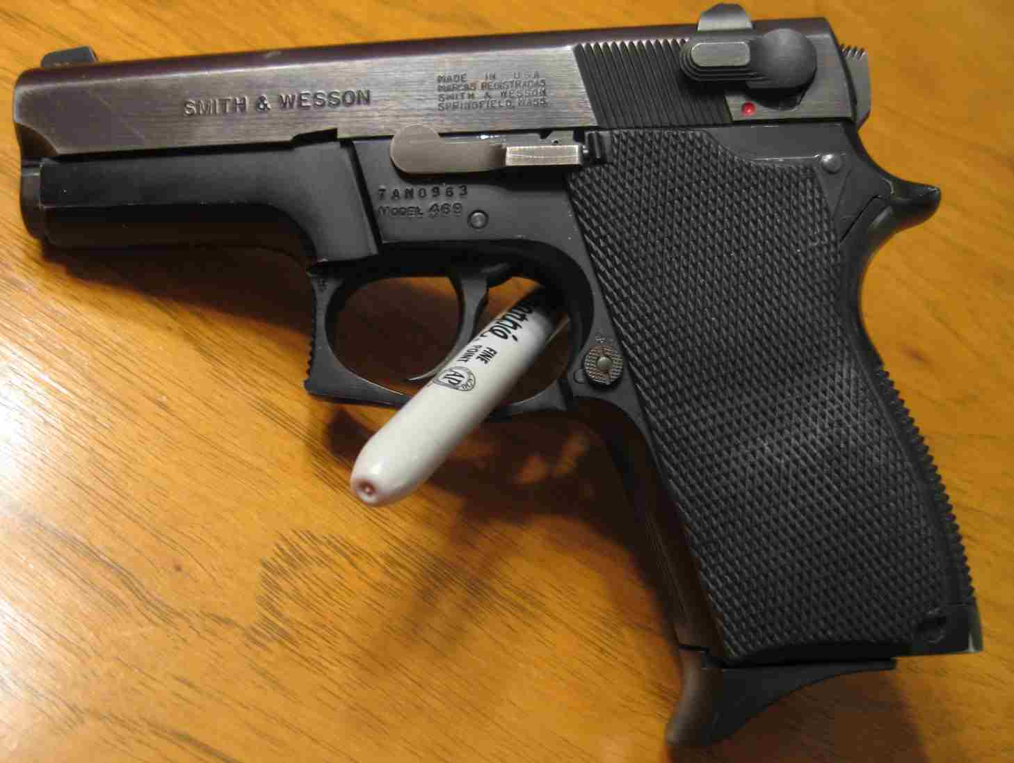 Smith & Wesson 469 