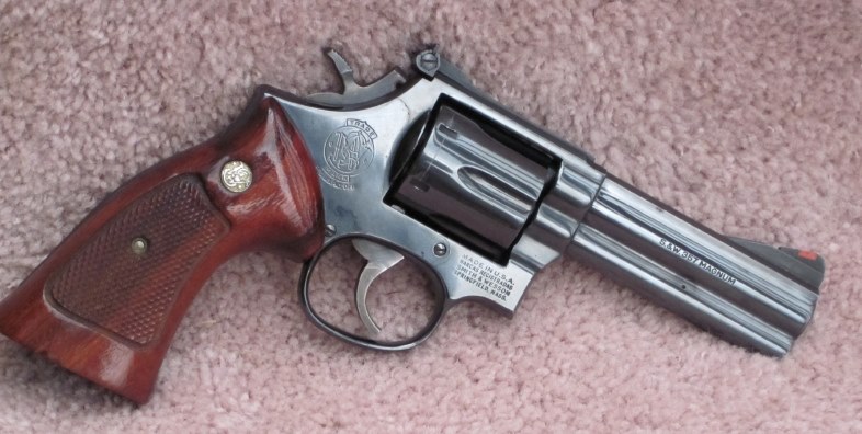 Smith & Wesson 586 L Distinguished Combat Magnum