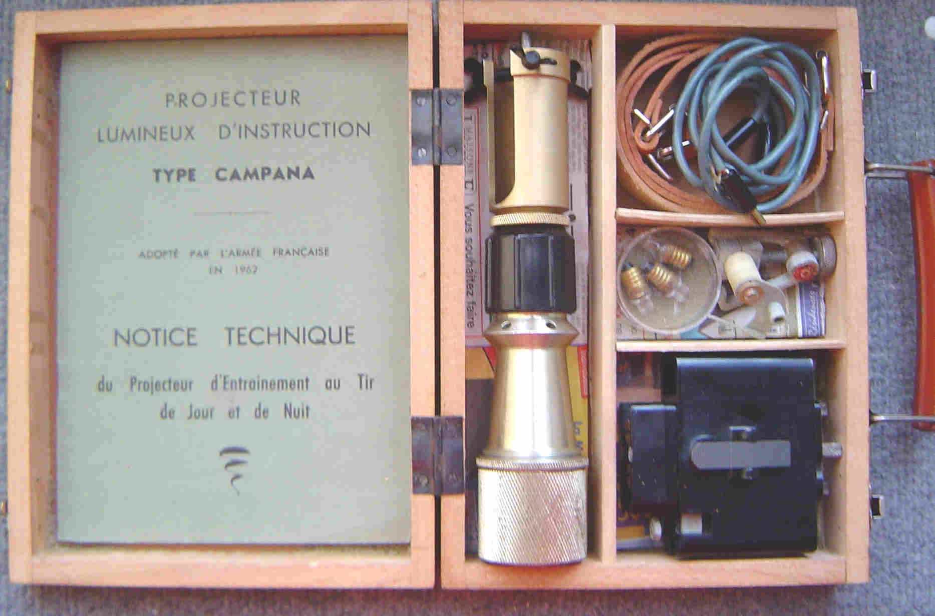 Projecteur lumineux d'instruction Type CAMPANA